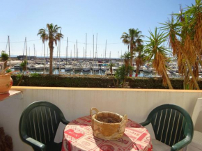 Grand T2 proche plage et commerces, parking privé - FR-1-782-36